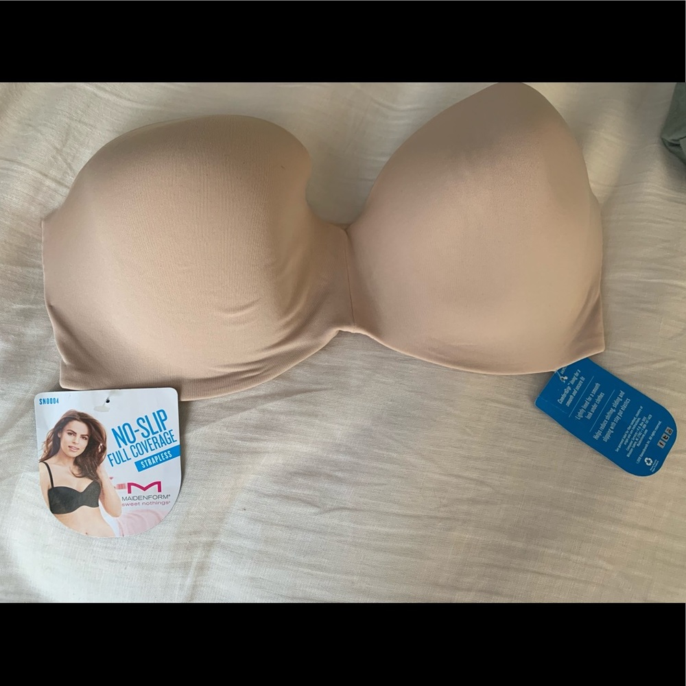 Nude colored strap(less) bra. BNWT